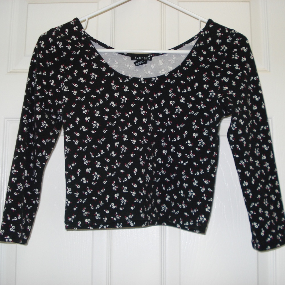 Forever 21 Juniors Long Sleeve Crop Top Size M